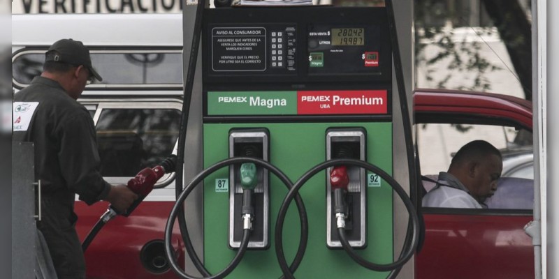 Diésel baja dos centavos este jueves; Premium y Magna mantienen su precio 