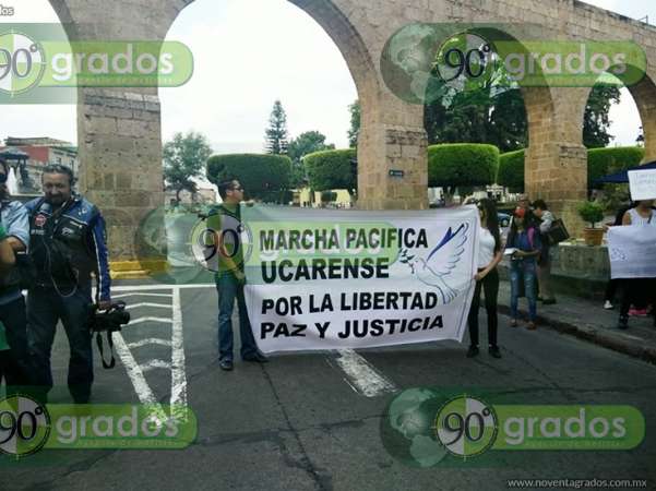Marchan sobre avenida Madero los manifestantes de Ucareo, Michoacán - Foto 3 