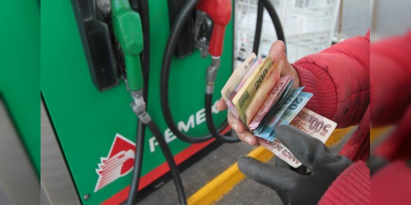 Magna, Premium y Diésel, un centavo más baratas hoy viernes 