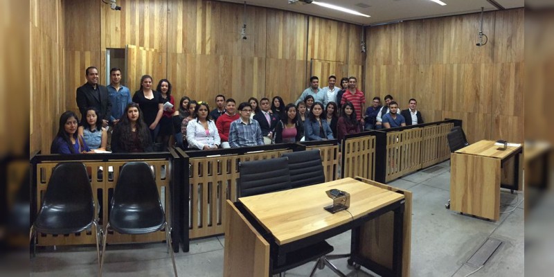 Estudiantes e integrantes de agrupaciones conocen el quehacer del Poder Judicial de Michoacán 