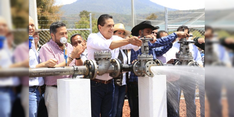 Entrega Gobernador pozo de agua a más de mil habitantes de Pátzcuaro  