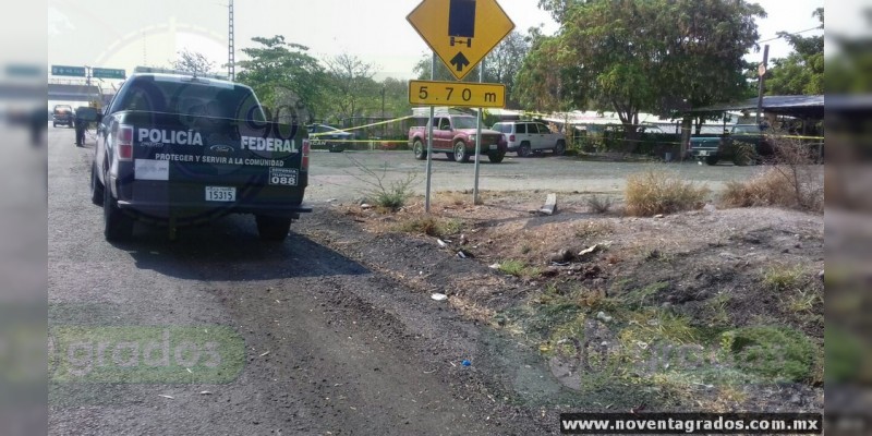 Localizan dos cadáveres presuntamente descuartizados al interior de una camioneta en Parácuaro - Foto 2 