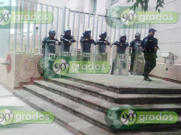 Resguardan Supremo Tribunal de Justicia de Michoacán ante arribo de manifestantes - Foto 0 