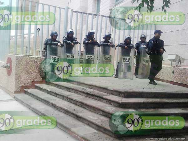 Resguardan Supremo Tribunal de Justicia de Michoacán ante arribo de manifestantes - Foto 0