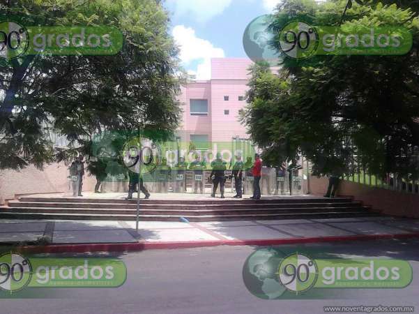 Resguardan Supremo Tribunal de Justicia de Michoacán ante arribo de manifestantes