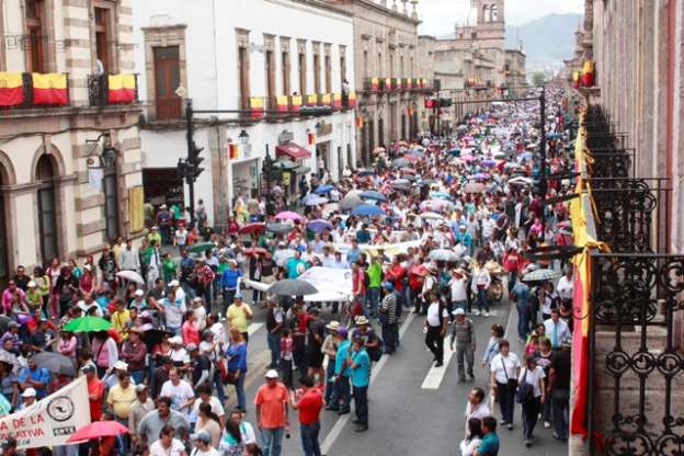 Al no haber garantías, suspenden evaluación docente en Michoacán y Oaxaca 