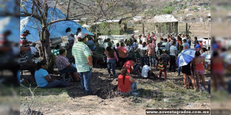 Intentan desalojar a vecinos de colonia irregular en Apatzingán, Michoacán - Foto 0 