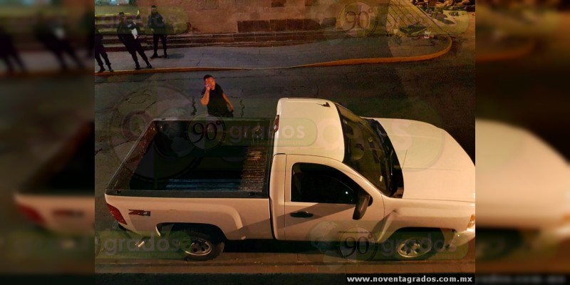 Lo balean en presunto intento de robo de vehículo, en Morelia; iba con su familia - Foto 3 
