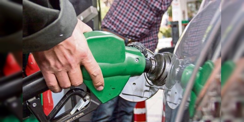 Magna y Premium aumentan dos centavos en último día de marzo 