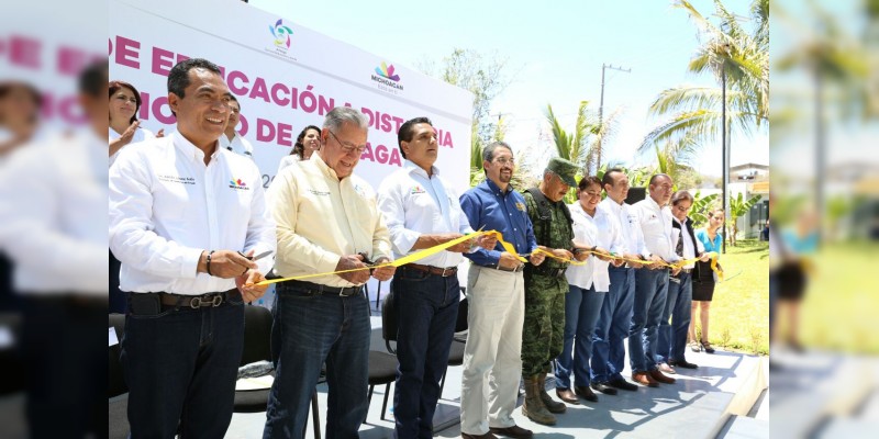 Inauguran Gobernador y UMSNH nodo de educación a distancia en Arteaga 