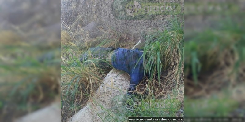 Localizan cadáver junto a puente vial en Múgica, Michoacán - Foto 0 