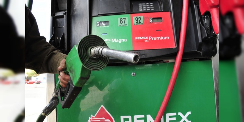 Gasolinas y diésel se venden hoy dos centavos más caras 