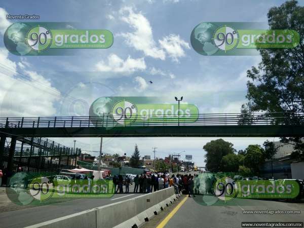 Normalistas liberan salida a Pátzcuaro tras diálogo con la autoridad - Foto 2 