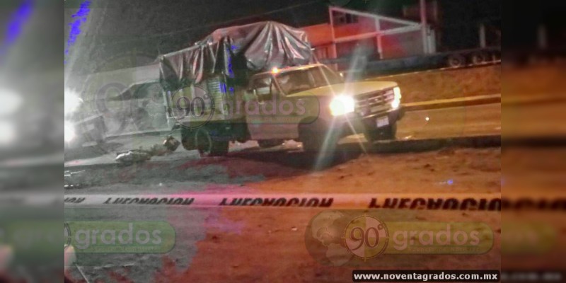 Dos muertos y dos heridos en choque entre dos vehículos en Hidalgo, Michoacán - Foto 4 