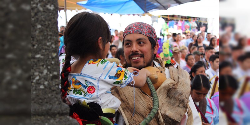 Premian a ganadores del Concurso de Indumentaria Tradicional de Ceremonias y Danzas de Michoacán y del Concurso Estatal de Artesanías 
