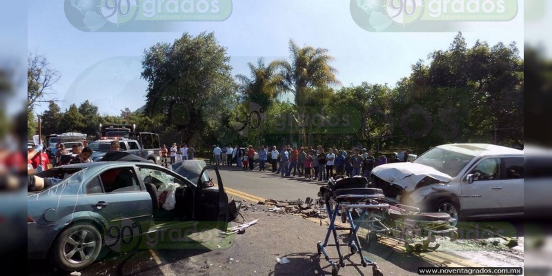 Cuatro muertos y dos heridos deja choque en la Uruapan - Paracho - Foto 0 