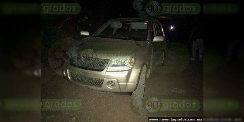 Tras balacera en Quiroga, Michoacán, policías recuperan autos robados y aseguran munición y uniformes - Foto 3 