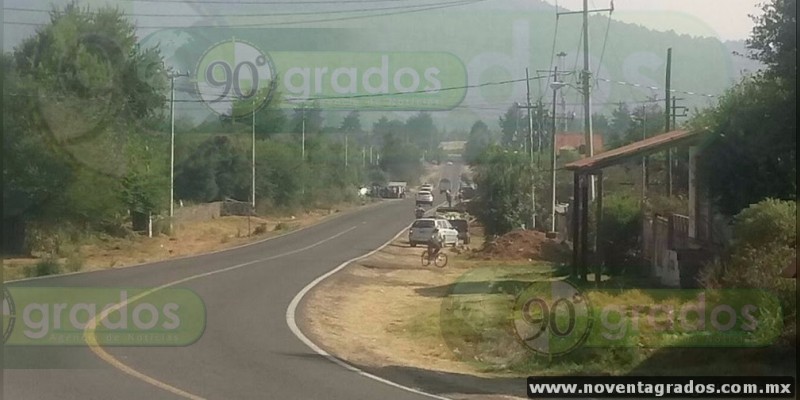 CNTE bloquea cruceros de Carapan y Purépero; manifestantes en Zitácuaro y en el tramo San Juan Tumbio–Pichátaro - Foto 1 