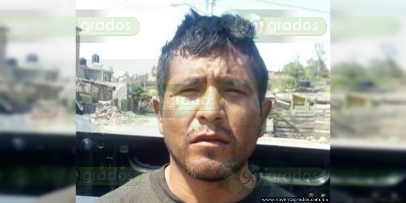Morelia: Detienen a dos mientras robaban vehículo - Foto 1 