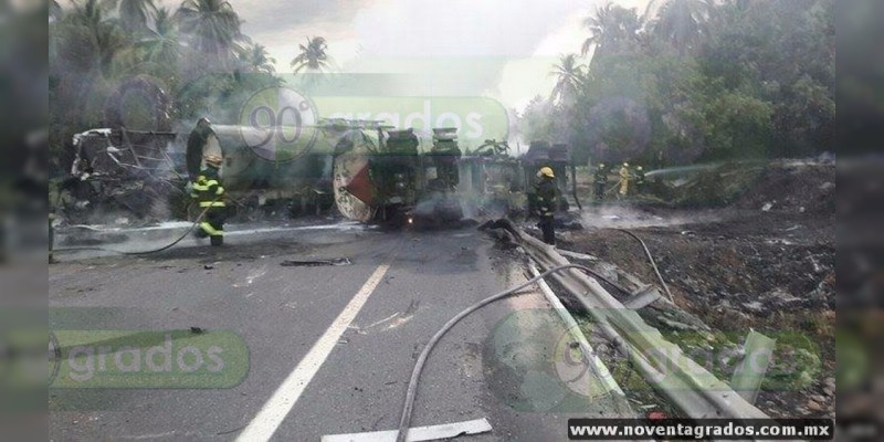 Identificados, 17 de los 24 muertos en accidente en la Autopista Siglo XXI; tres son menores de edad - Foto 2 