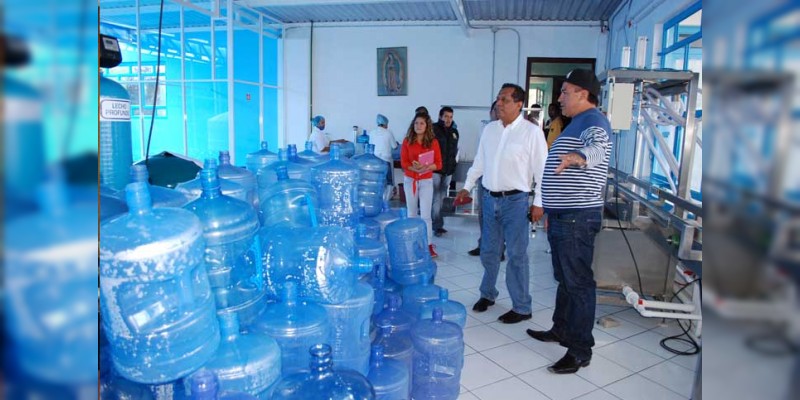 La SSM te invita a lavar tu garrafón antes de rellenarlo 