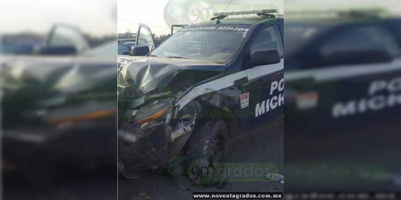 Siete policías lesionados luego de volcar patrulla en Briseñas, Michoacán - Foto 2 