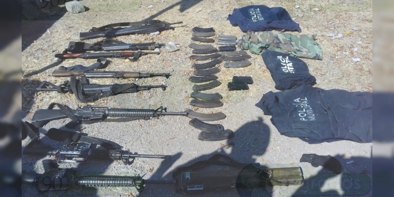 Detienen a 15 presuntos "viagras" en Michoacán: Les aseguran armas, munición y lanzacohetes - Foto 2 