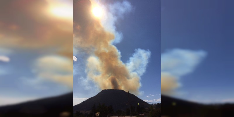 Se registra fuerte incendio en cerro de Ocampo 