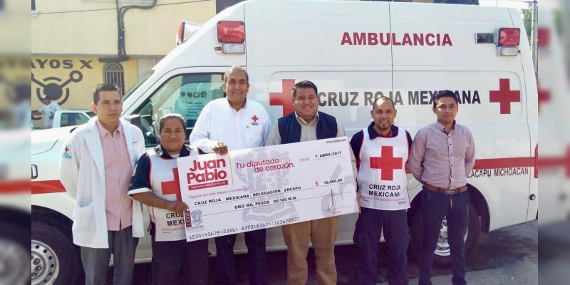 Juan Pablo contribuyó en la colecta de la Cruz Roja Zacapu 
