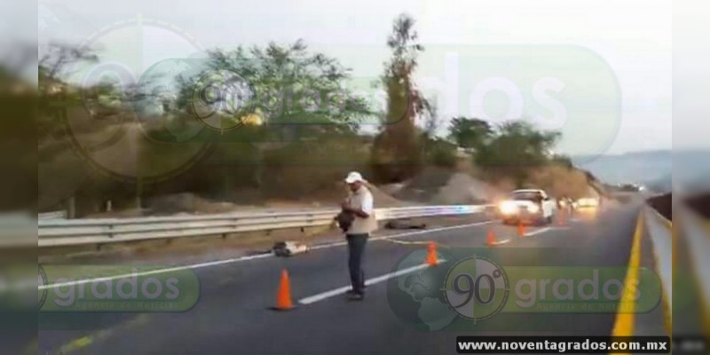 Abandonan tres cadáveres mutilados sobre la Autopista del Sol - Foto 1 