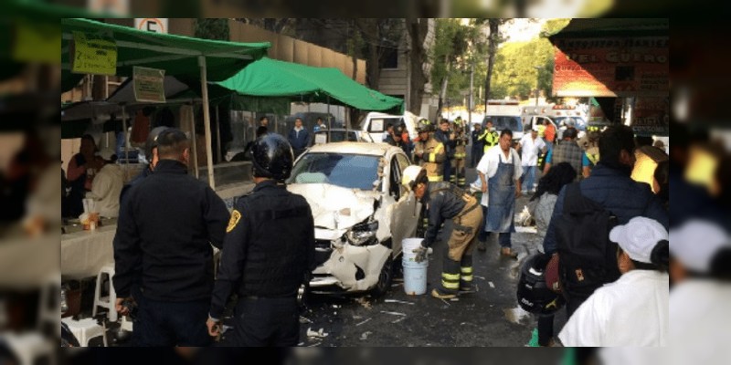 Accidente en tianguis de la Ciudad de México deja un muerto y seis heridos 