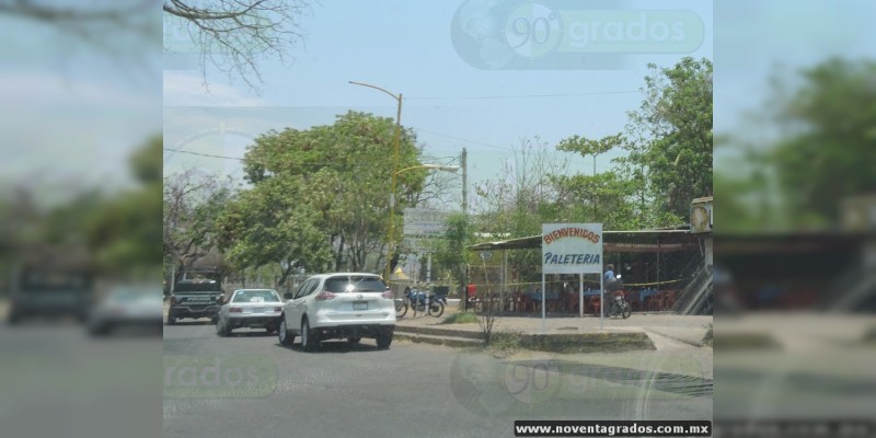 Balean a empresario limonero en calles de Apatzingán, Michoacán 