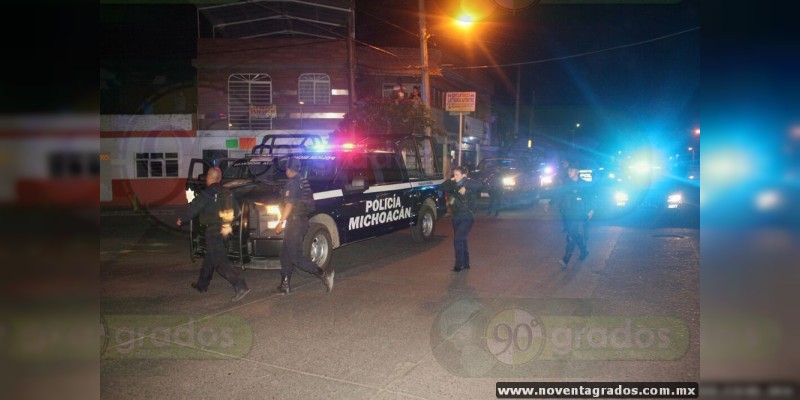 Atentado en negocio de comida en Apatzingán, Michoacán, deja un muerto y un herido 