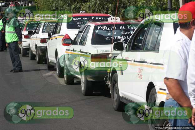 Se manifiestan taxistas contra la proliferación de unidades piratas - Foto 2 