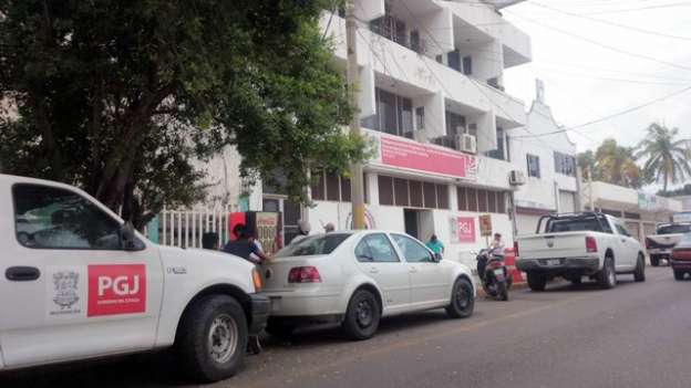 Renuncia a la Procuraduría de Michoacán José Juan Monroy, quien capturó a Manuel Mireles 