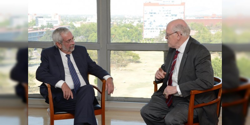 Acuerdan crear eje de cooperación científica universidades de México, EE.UU. y Canadá 