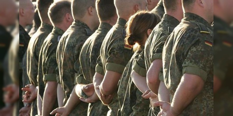 Soldado alemán planeaba atentado para desacreditar a refugiados 