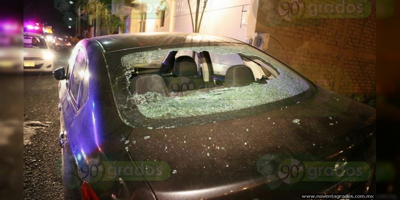 Detienen a 15 aficionados pumas por alterar el orden; rompieron cristales de autos en Morelia - Foto 0 