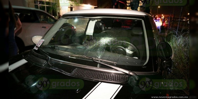 Detienen a 15 aficionados pumas por alterar el orden; rompieron cristales de autos en Morelia - Foto 2 
