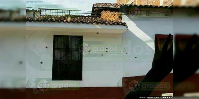 Atacan sujetos armados fachada de una casa en Apatzingán 