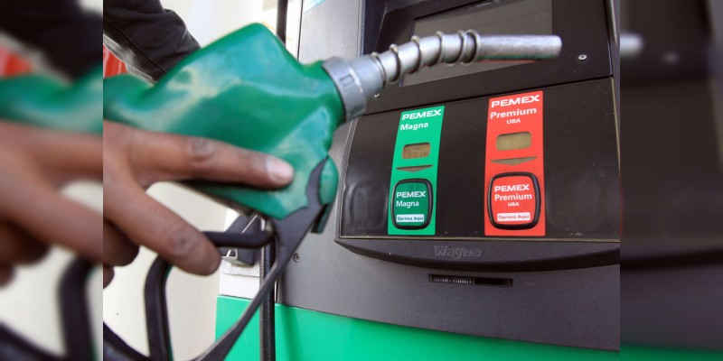 Gasolinas Magna y Premium, de 16.42 pesos hasta 18.17 pesos 