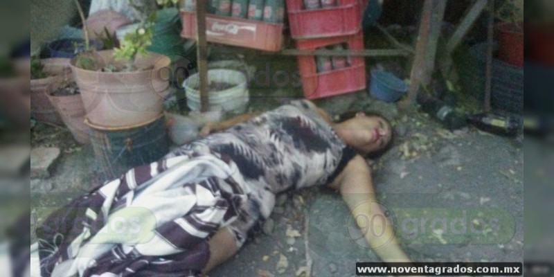 A puñaladas asesinan a un hombre en la entrada de su casa en Apatzingán, Michoacán - Foto 0 