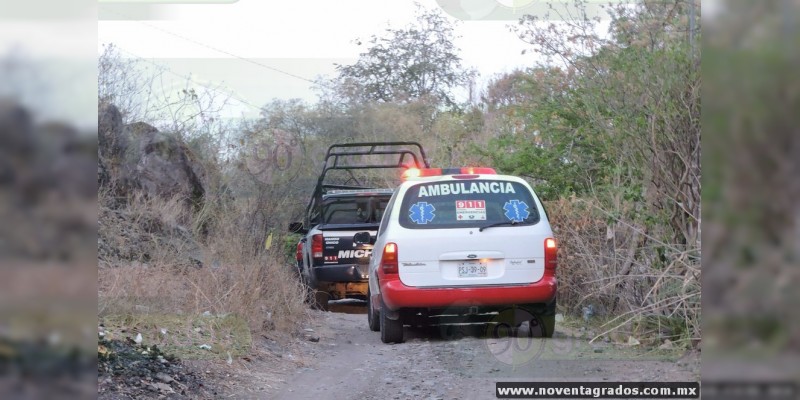 A puñaladas asesinan a un hombre en la entrada de su casa en Apatzingán, Michoacán - Foto 1 