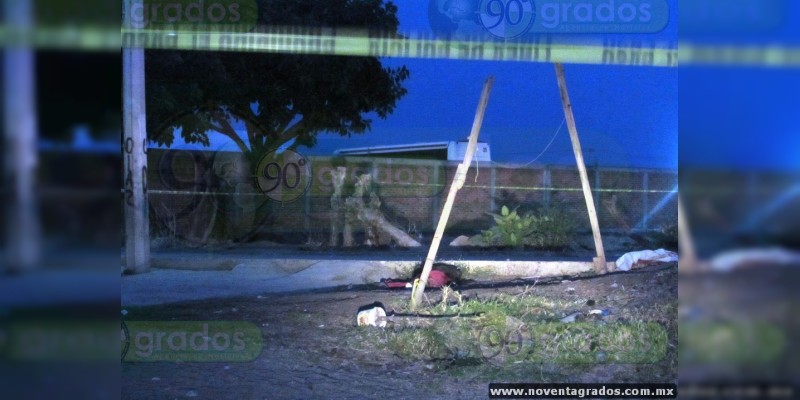 Cadáver de una mujer, maniatado y degollado, es encontrado en calles de Zamora, Michoacán - Foto 1 