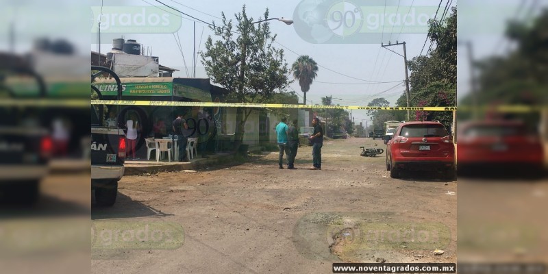 Persiguen, tirotean y matan a un hombre en Uruapan, Michoacán - Foto 1 