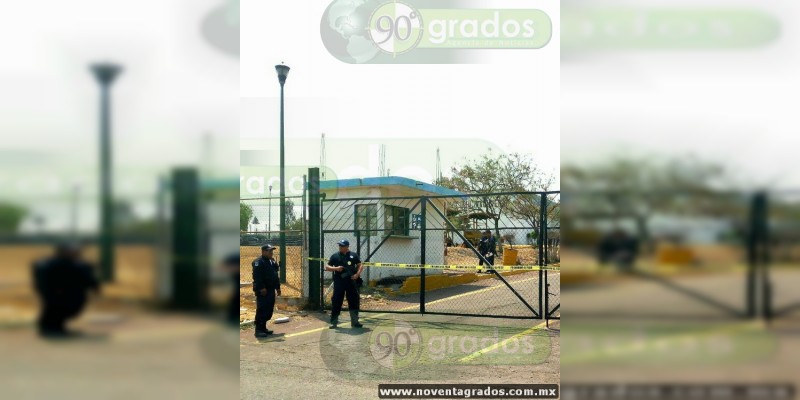 Tres cadáveres son hallados en carretera y un policía es encontrado muerto, en Apaseo el Grande, Guanajuato - Foto 0 