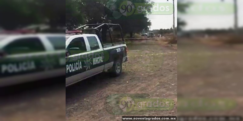 Tres cadáveres son hallados en carretera y un policía es encontrado muerto, en Apaseo el Grande, Guanajuato - Foto 2 