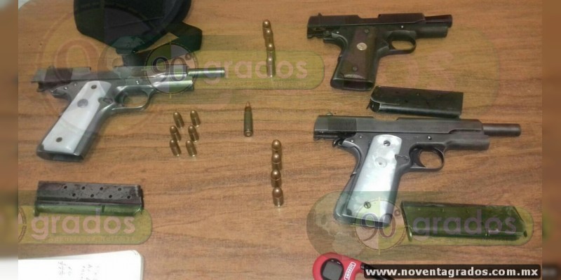 En poder de armas, dinero y munición detienen a cuatro presuntos delincuentes en La Piedad, Michoacán - Foto 0 