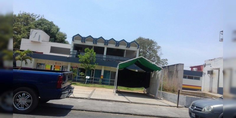 Por trabajos de remodelación, esta semana se suspende la consulta normal en el Centro de Salud en Apatzingán  