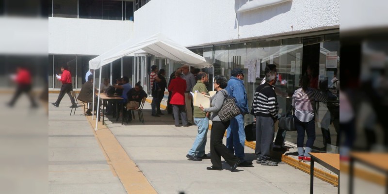 SEE entrega estímulos a docentes jubilados de la XIII etapa 